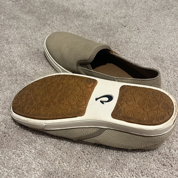 Olukai shoes. EUC. Worn once. - Picture 2 of 2